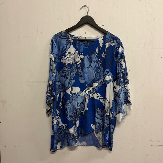Asymmetrical Lightweight Top