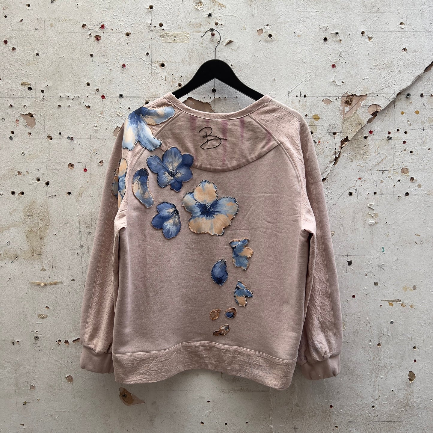 Blanket Stitch Floral Sweatshirt